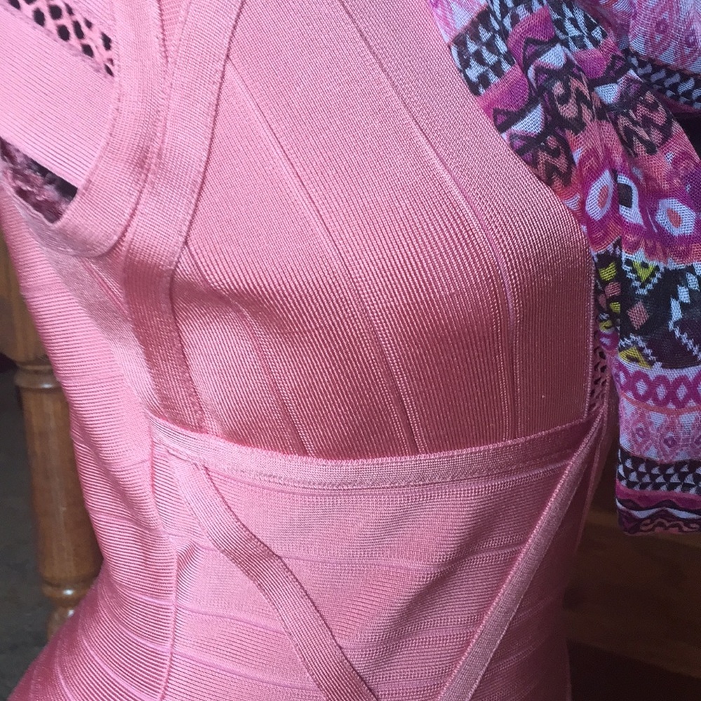 Sentimental Dress - Picture 4 of 8